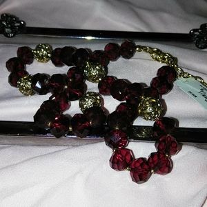 Jones NY 💕 Garnet Color 💖Ornate 📿Necklace